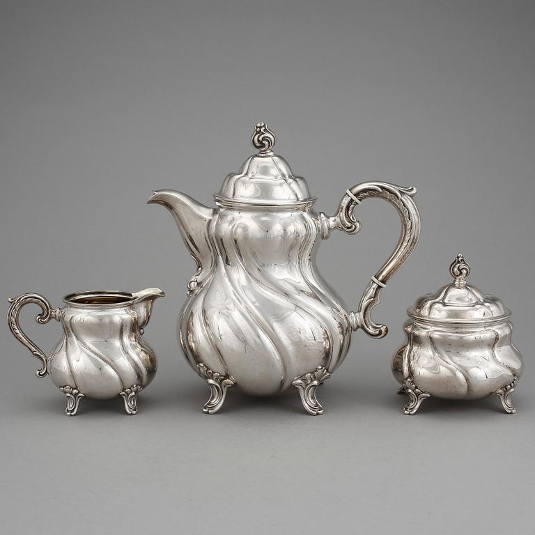 KAFFESERVIS, 3 delar, silver, Tyskland, 1900-talets första hälft. Vikt ca 1331 gram.