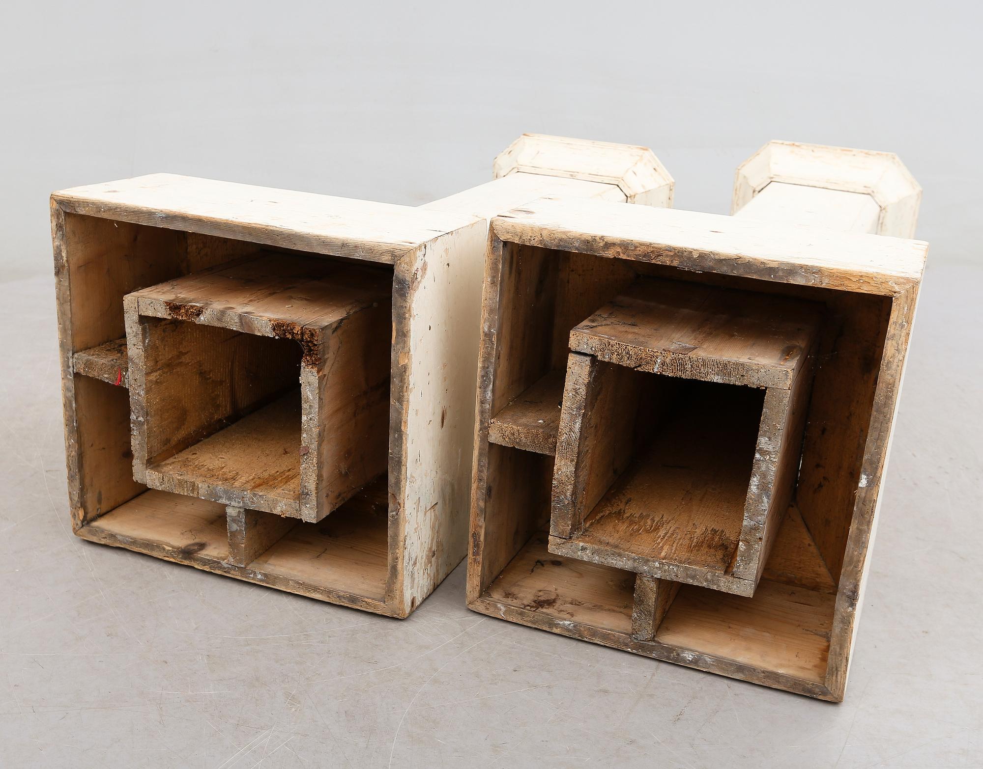 KOLONNER, 1 par, omkring år 1900.