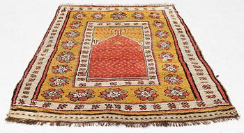 An antique Monastir rug, approx. 151 x 91-110.