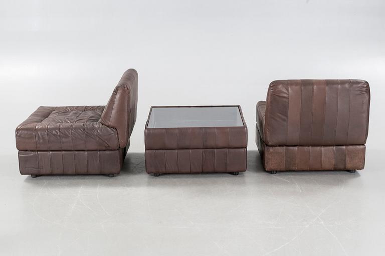 A pair of chairs/sofa and a table, designed by Percival Lafer for Lafer SA, 20st century.
