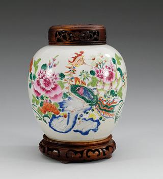 BOJAN, porslin. Qing dynastin 1800-tal.