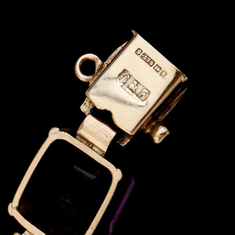 ARMBAND, 9 k guld, Birmingham, England, ametister tot ca 27.00 ct.