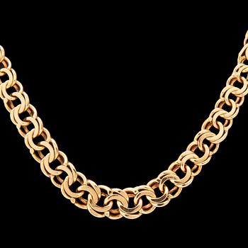 An 18K gold Bismarck-link necklace.