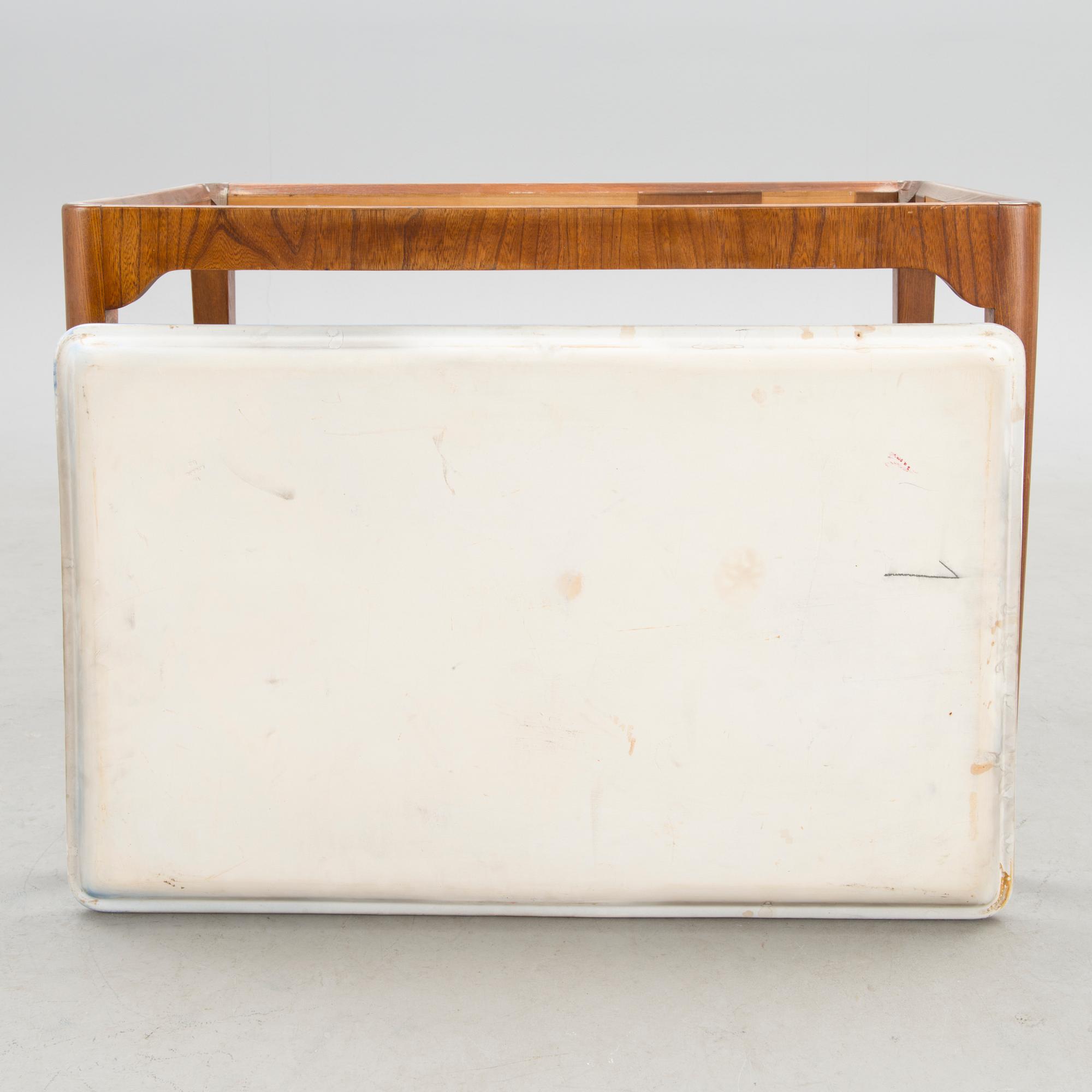 A tray table signed Kaipiainen 1944, Arabia.