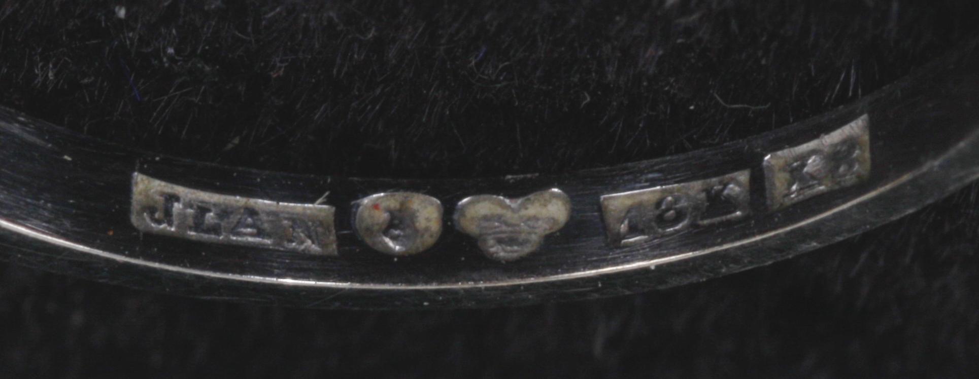 RING, vitguld 18 K, med trillingbriljanter 0,87 ct, enligt gravyr.