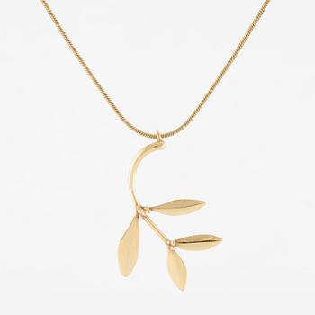 Pendant in 18K gold, made by HAPPY sthlm, with chain in 18K gold.