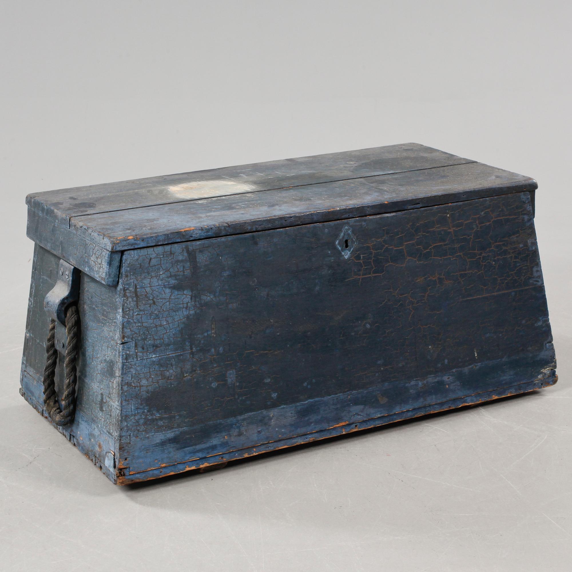 A seamans chest, made around year 1900.