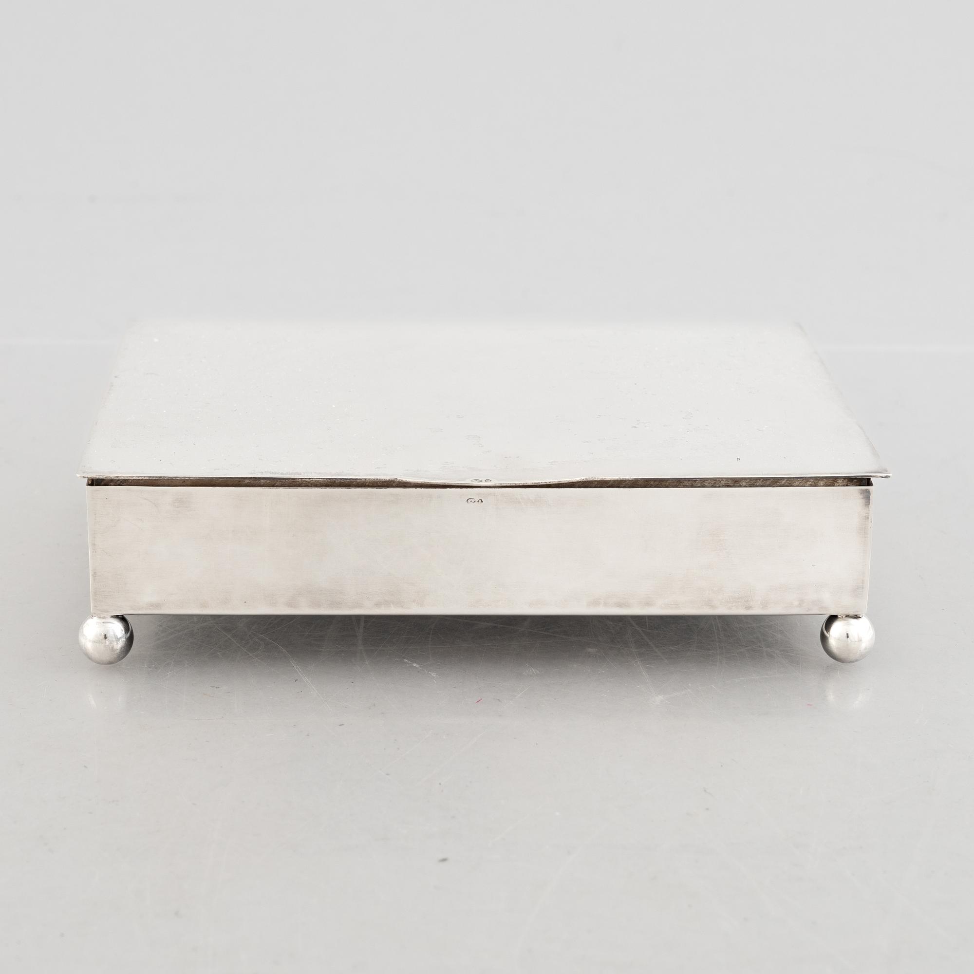 Kortskrin, silver, svensk importstämpel, 1900-talets första hälft.