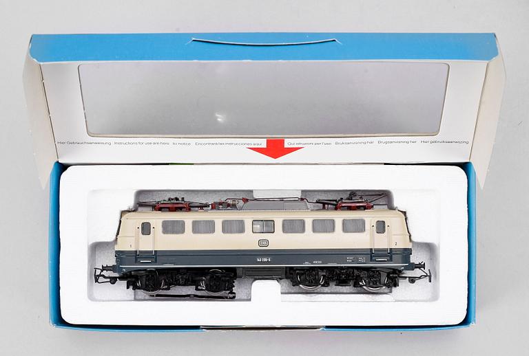 LOK, 2 st, "3156" samt "3085", Märklin, 1900-talets andra hälft.