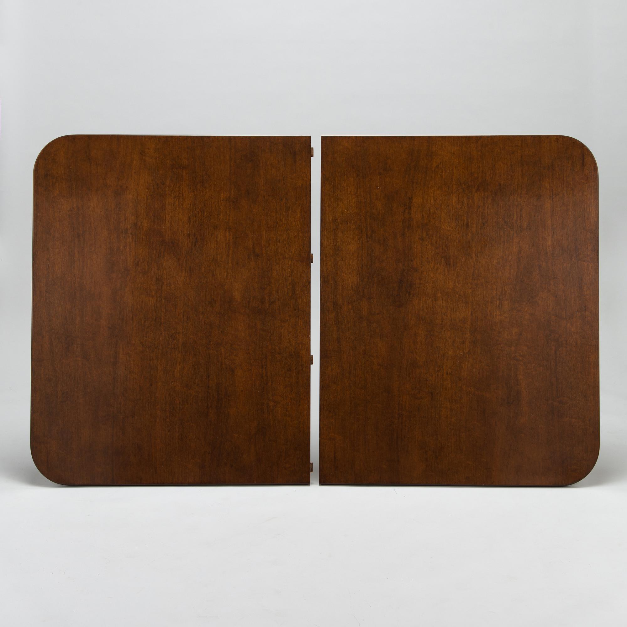 Matbord, mahogny, regency-stil, RBC-furniture England, 1900-talets slut.