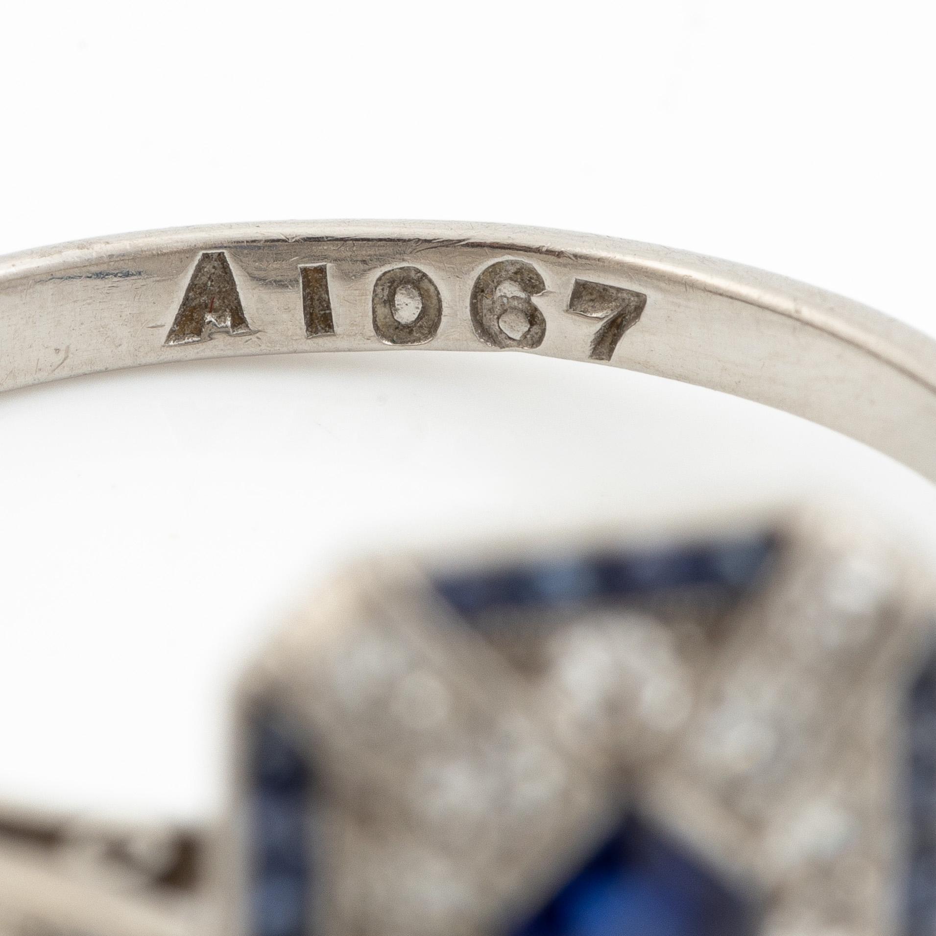 Platinum ring with sapphires and octagon-cut diamonds, Art Deco.