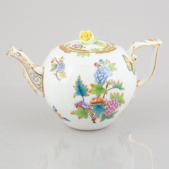 A 9-piece Herend porcelain tea service, 'Queen Victoria', Hungary.