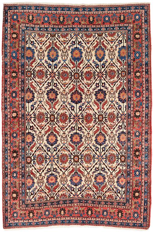 MATTO, A SEMI-ANTIQUE VERAMIN, ca 318 x 210,5-212 cm.