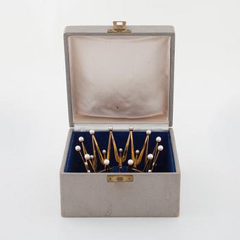 A bridal crown, set with cultured eparls by Ceson, Göteborg, 1971.