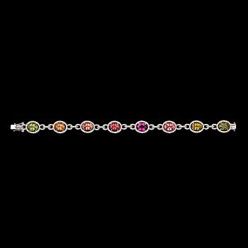 ARMBAND, olikfärgade turmaliner, 15.62 ct, diamanter 2.17 ct. Kvalitet H /VS.