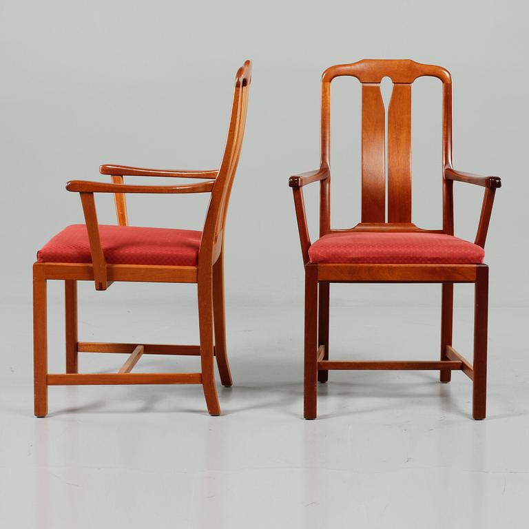 KARMSTOLAR, ett par, "Ambassadör", Carl Malmsten, Rydéns Interiör, tillverkade 1985.