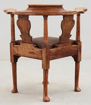 SKRIVBORDSSTOL / PUDERSTOL. Rokoko, 1700-talets andra hälft.