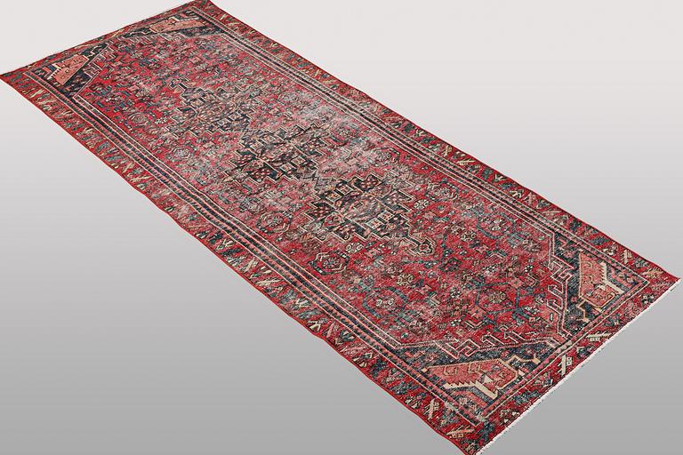 A runner carpet, Persian, Vintage Design, ca 287 x 95 cm.