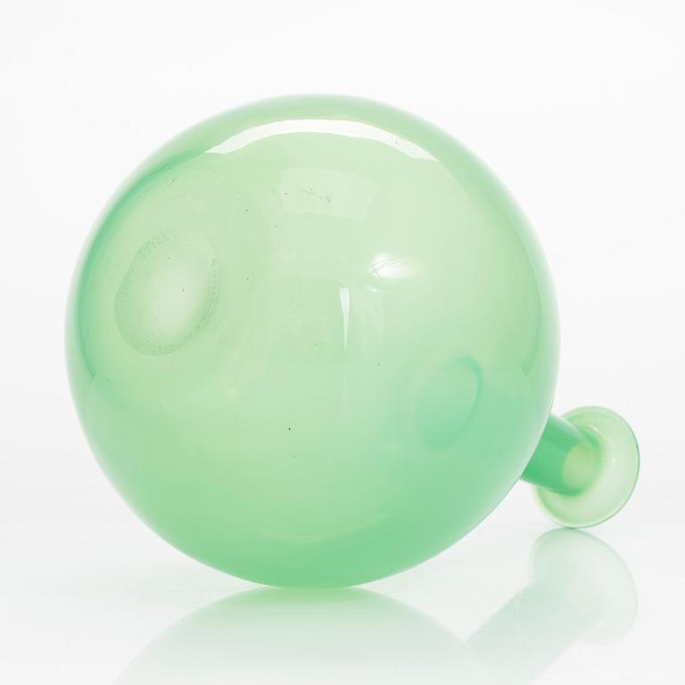 Nanny Still, karaff, "Tzarina", signerad Riihimäen Lasi Oy Nanny Still.