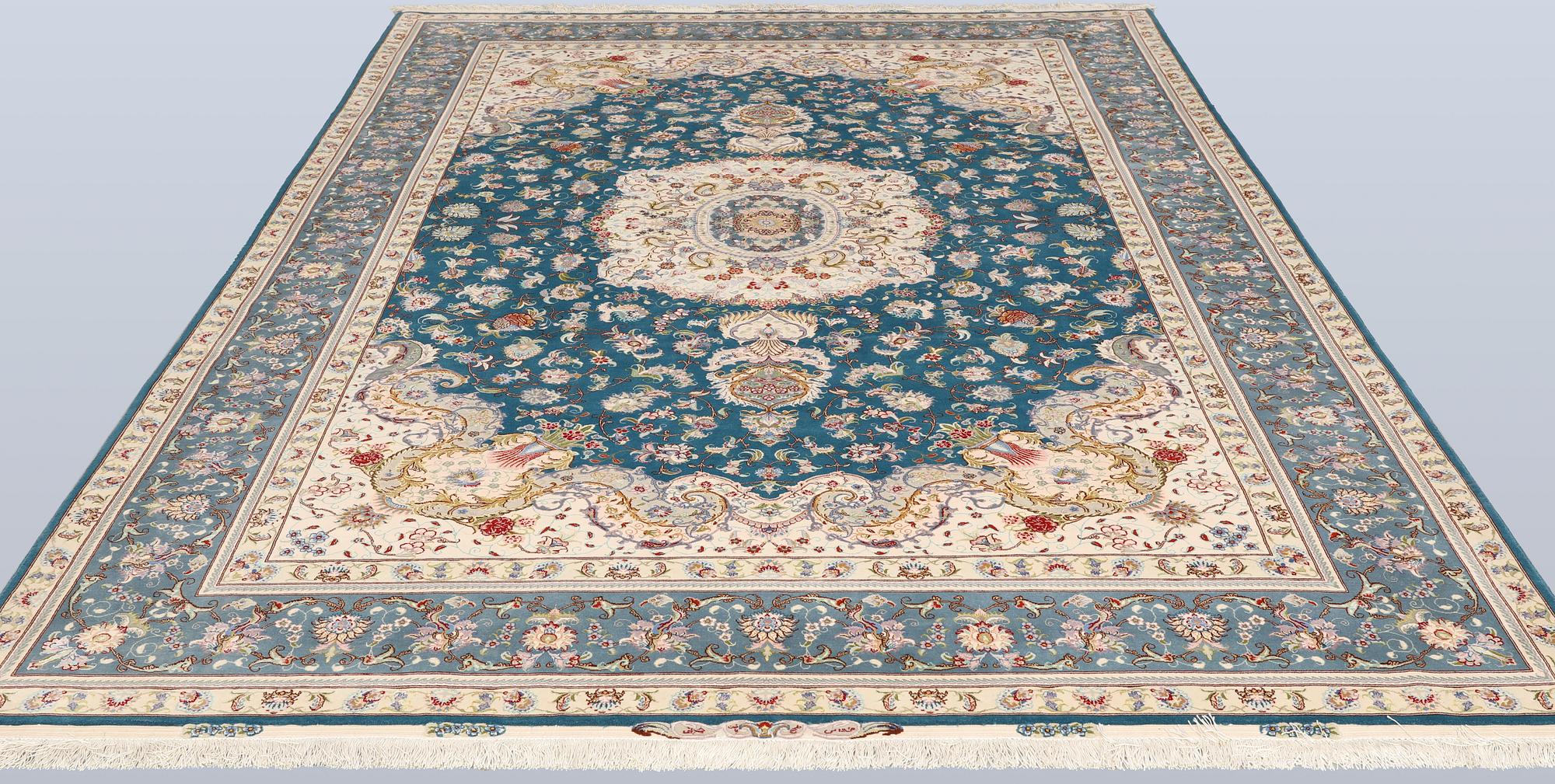 A part silk Tabriz carpet, so-called 50 Raj, approx. 306 x 200 cm.