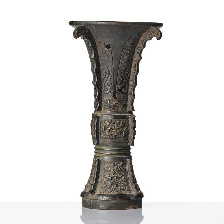 An archaistic bronze vase, Gu, late Ming dynasty/early Qing dynasty.