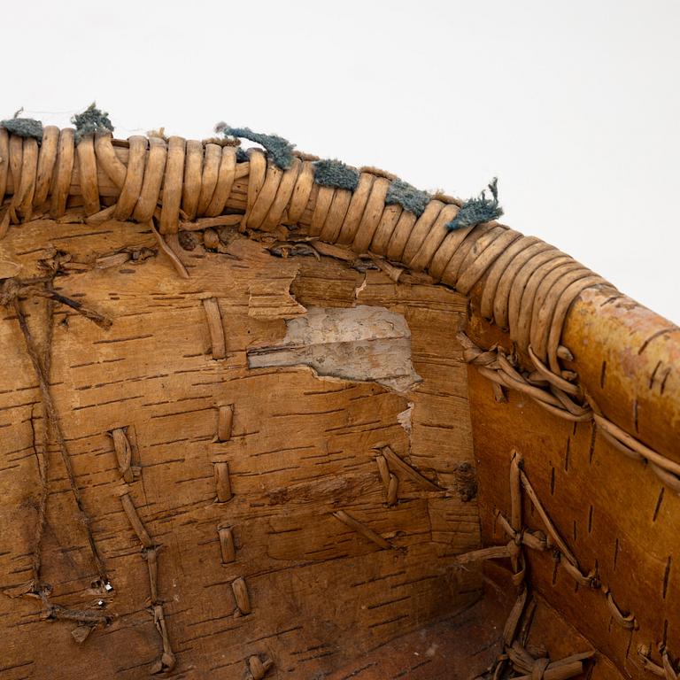 A Swedish folk art baptistal basket, Dalarna, late 19th century.