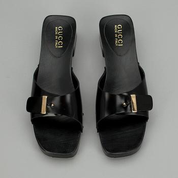 SKOR, sandaler, Gucci.