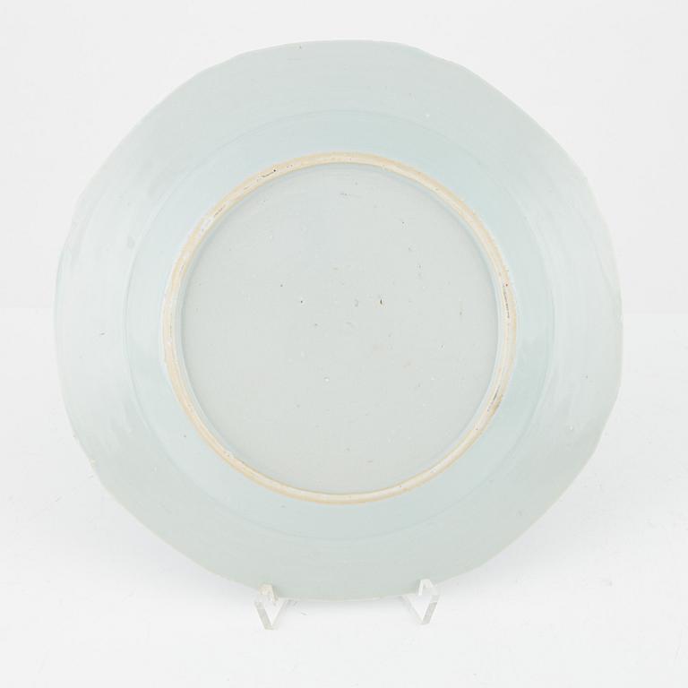 Servisdelar, porslin, 43 st, Kina, Qingdynastin, mestadels Qianlong (1735-95).