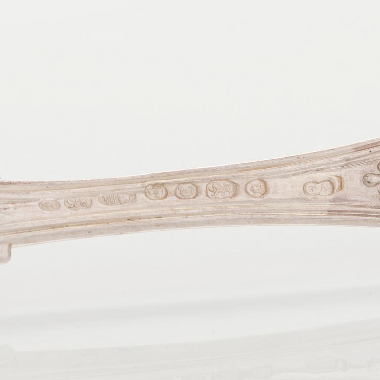 Fruktskedar, 2 st och tårtgafflar, 6 st, silver, London 1809 och 1920-tal och Dublin 1807.