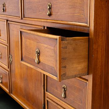 Cabinet, first half of  18th century.