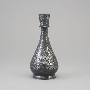 A VASE/A HUQQA BASE, Bidriware, India, 19th century.