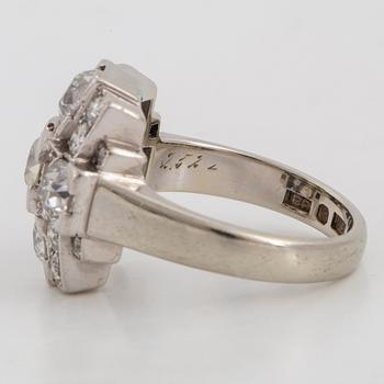 Old-cut diamond ring.