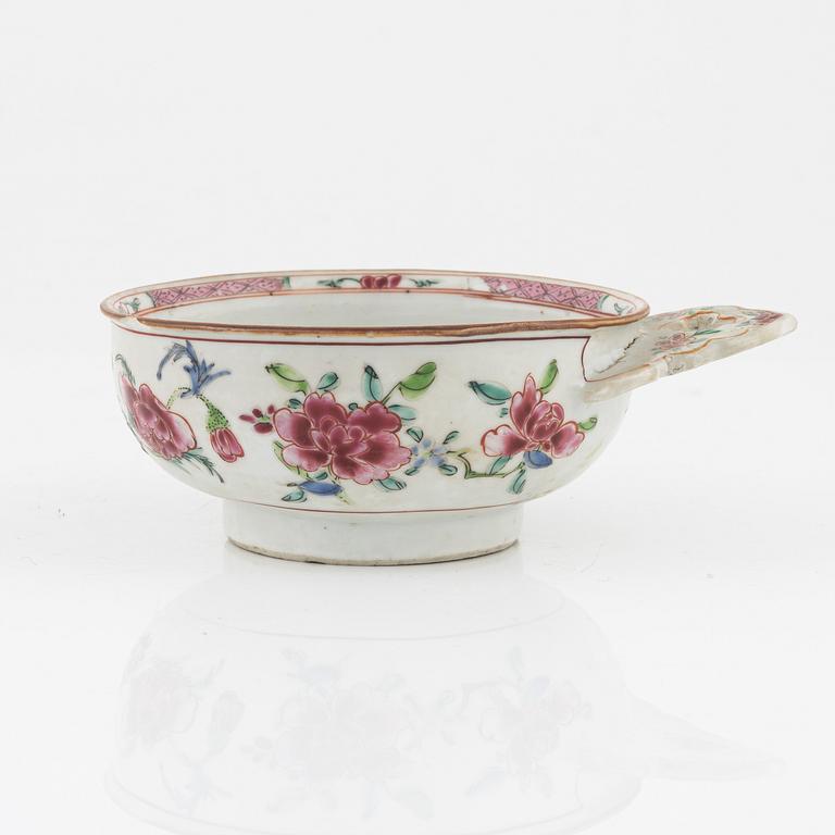 A Chinese famille rose covsh, Qing dynasty, Qianlong (1736-95).