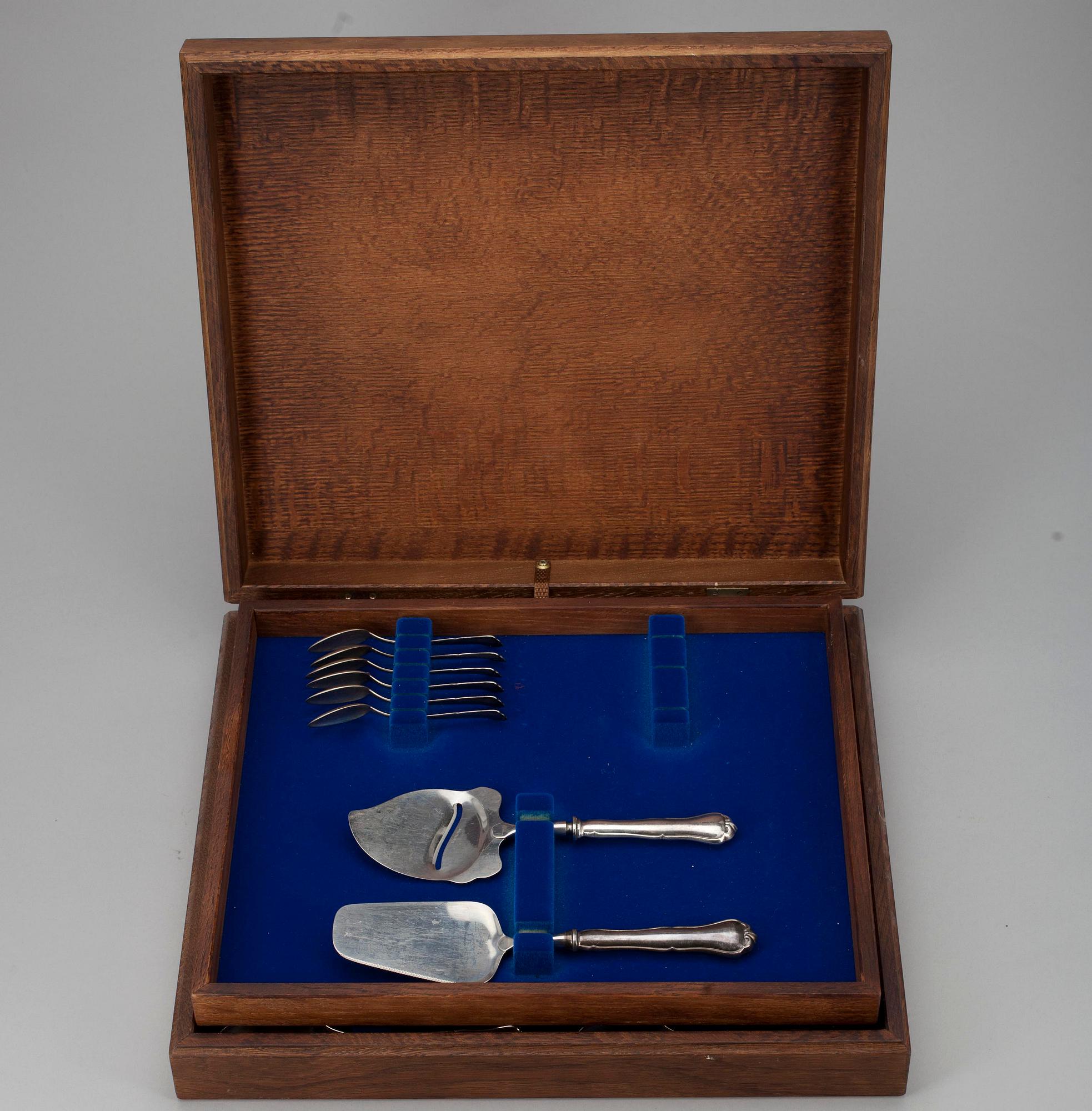 BESTICK, 32 delar, silver, "Chippendale", Auran Kultaseppä, Åbo 1990. Vikt tot. 1158,5 g.