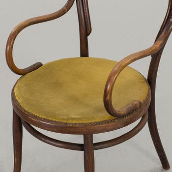 A BENTWOOD CHAIR FROM EARLY 20TH CENTURY,