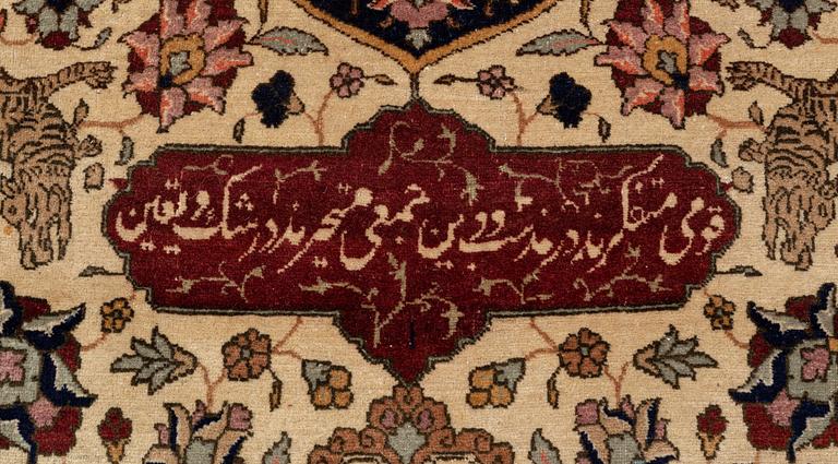An antique Benlian Tabriz carpet, signed Jabarzade, ca 466 x 323 cm.