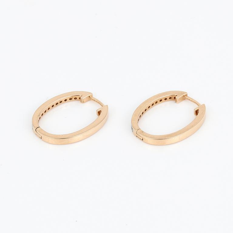 ÖRHÄNGEN, 14K guld med åttkantslipade diamanter tot ca 0,15 ct. Vikt 2,6 gram.