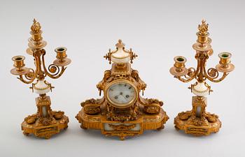 KLOCKGARNITYR, 3 delar, sannolikt Frankrike, omkring år 1900.