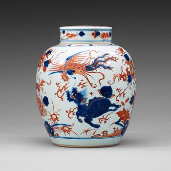 180. An imari jar with cover, Qing dynasty, Qianlong (1736-95).