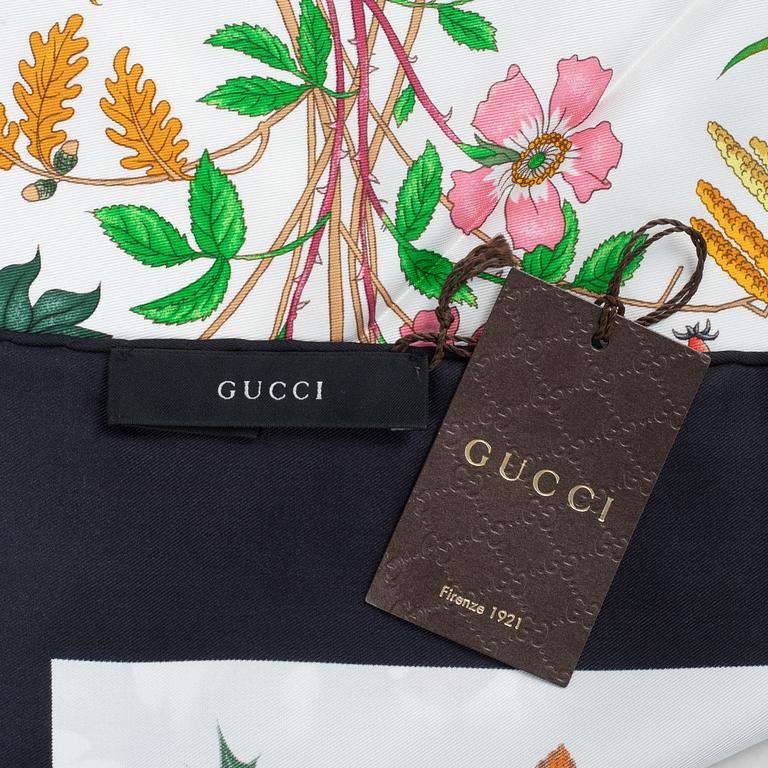 Gucci, scarf, "Flora".