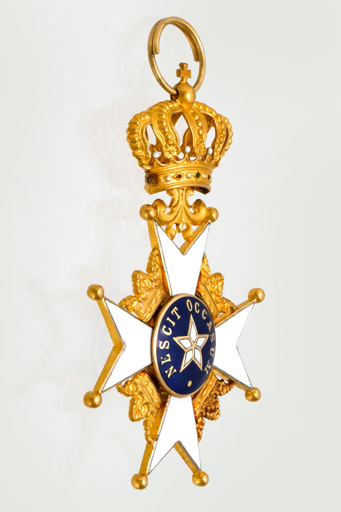Royal Order of the Polar star. 18K gold and enamel, 1970.