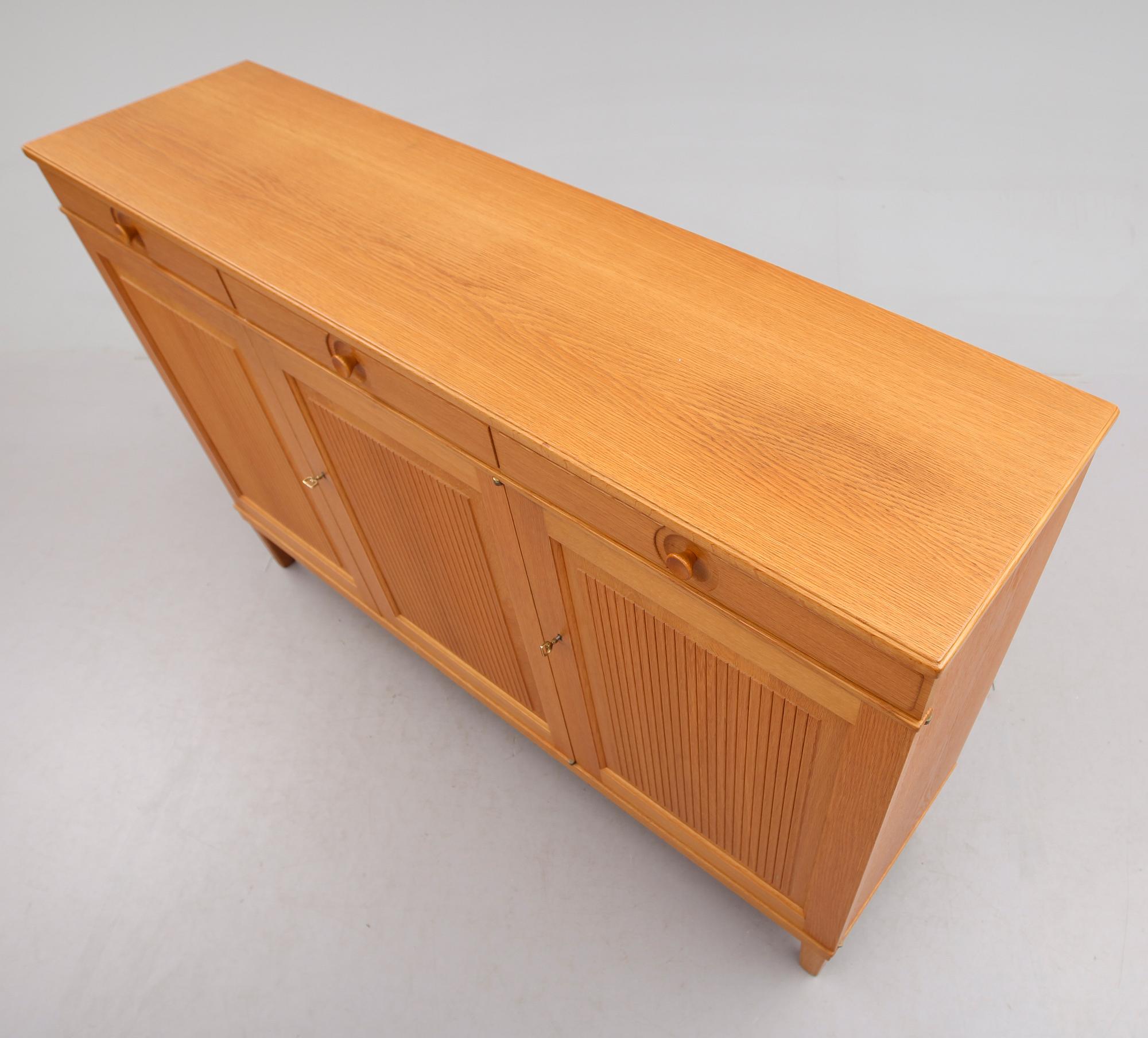 SIDEBOARD, "Herrgården", Carl Malmsten, Bodafors, 1900-talets andra hälft.