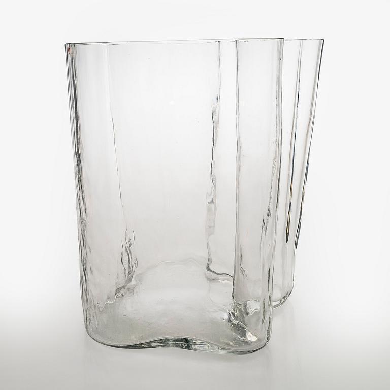 Alvar Aalto, maljakko, 3031, signeerattu Alvar Aalto, 1960/70-luku.