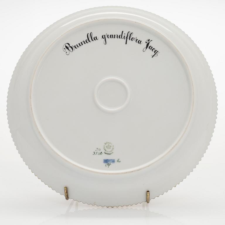 Royal Copenhagen, tallrik, porslin, "Flora Danica", Danmark, 1900-tal.