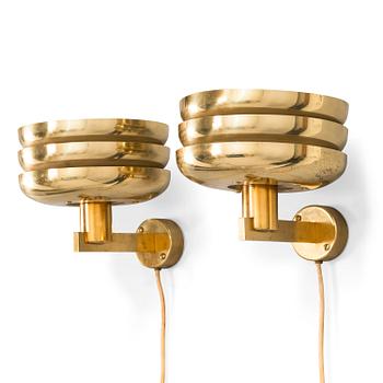 Hans-Agne Jakobsson, a pair of mid-20th century 'V361' wall lights for AB Markaryd.