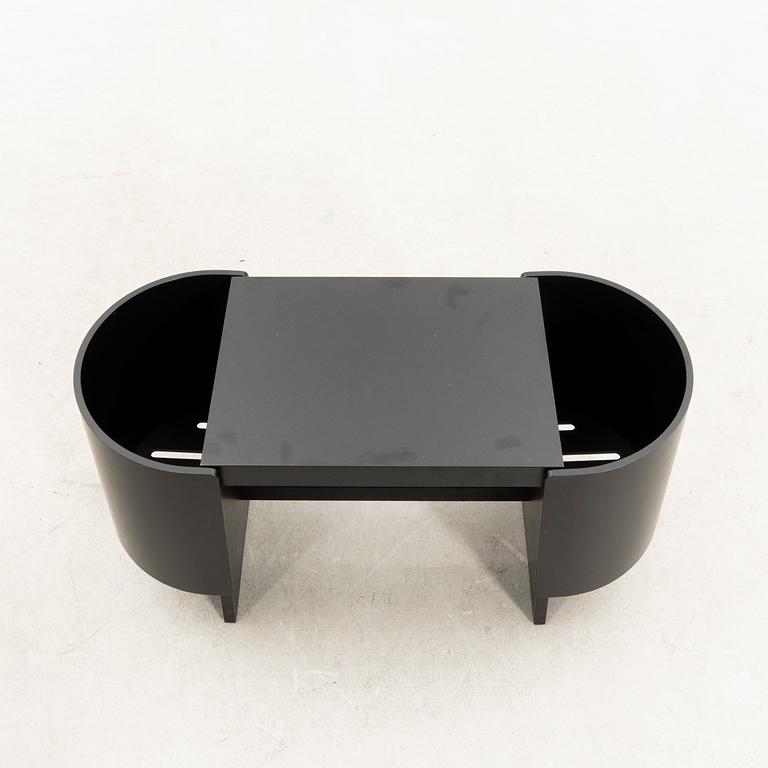Koishi Futatsumata, bänk "Kiulu" för Artek Finland 2000-tal.
