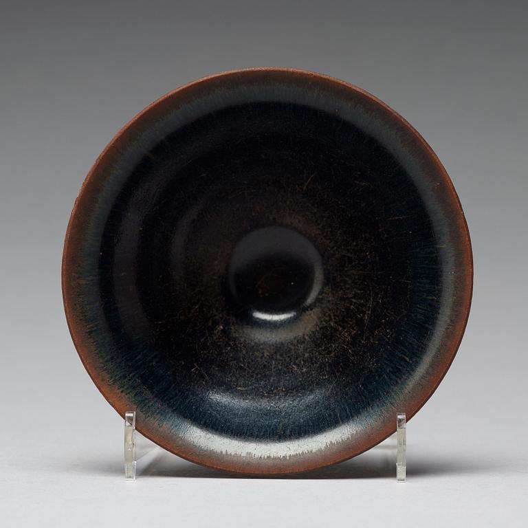 A temmoku glazed bowl, Song dynasty (960-1279).