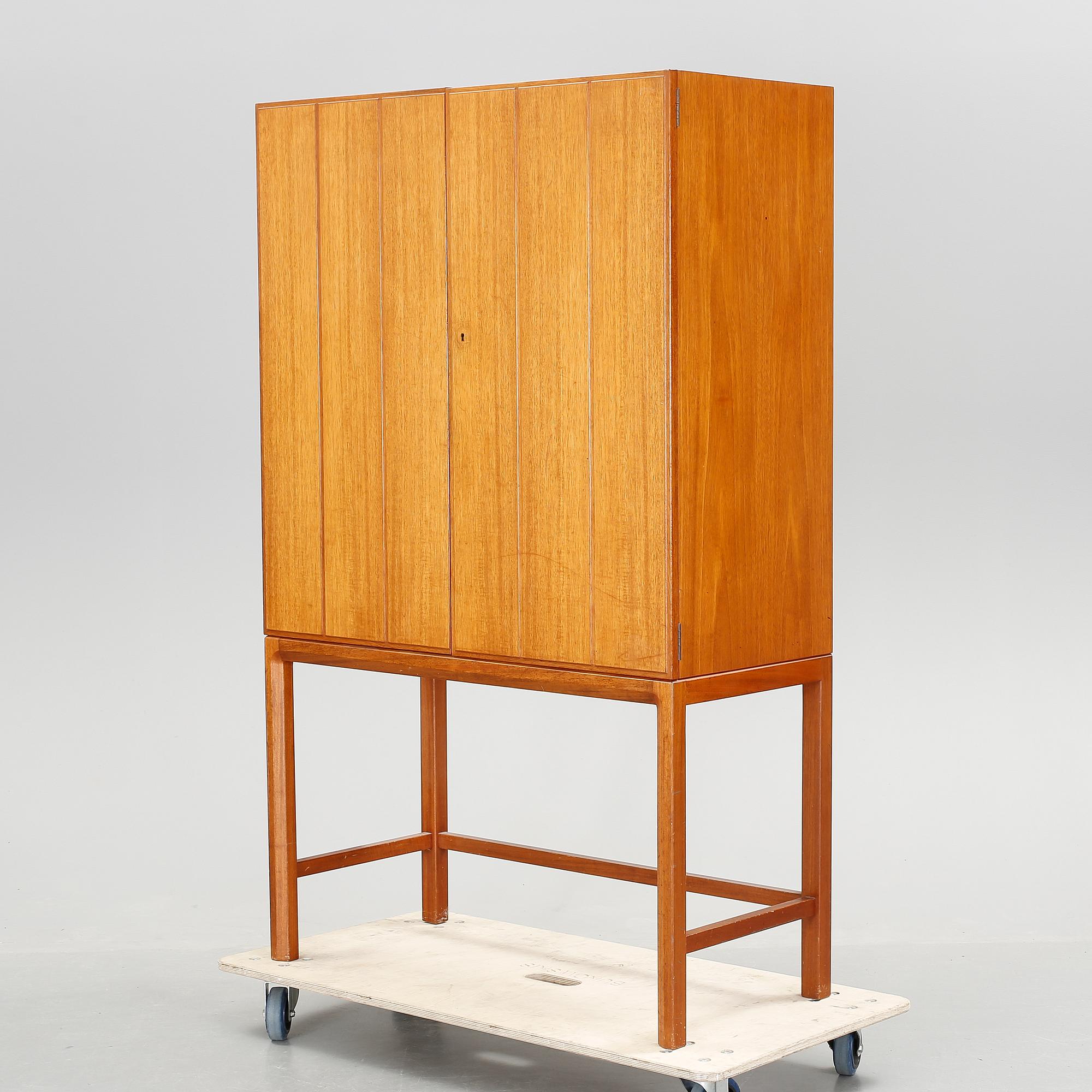 SKÅP, Axel Larsson, Bodafors, 1961.