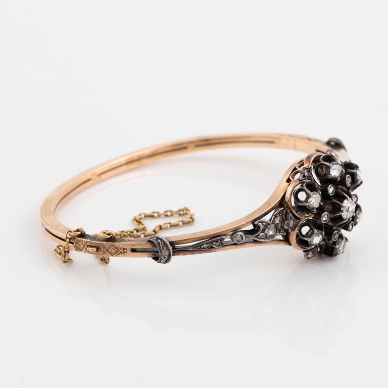 Old cut and rose cut diamond bangle, 1800's.