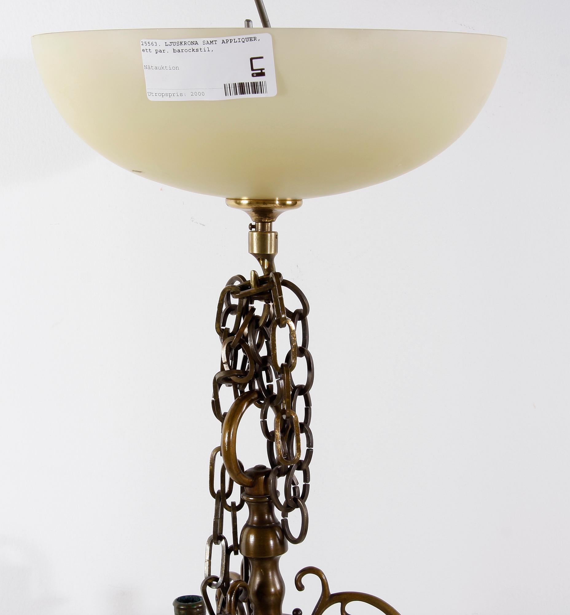 LJUSKRONA SAMT APPLIQUER, ett par, mässing, barockstil, 1900-tal. H 23-41.